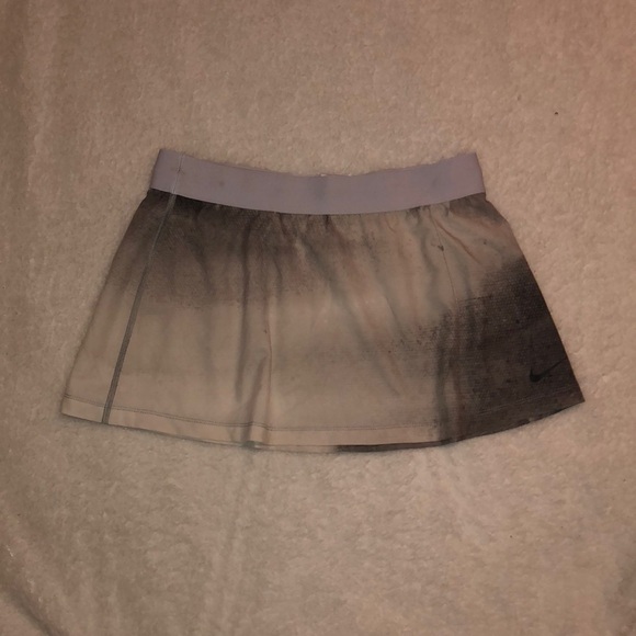 Nike Gray Skirt Cover Up Dri fit Size Med swim vacation pool running tennis - Picture 6 of 7